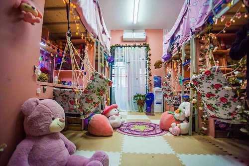 重庆市青山工业技工学校的寝室是几人间
