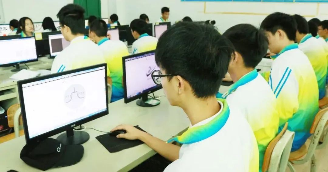 深圳哪家中专学校读电子商务比较好-广东技校排名网