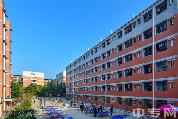 四川省南充卫生学校第一教学楼