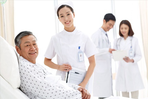 重庆最好的卫校护理专业学费每年多少？