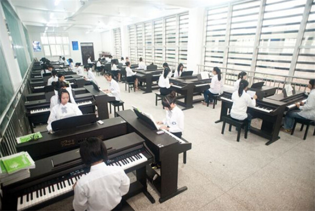 四川自贡市高级技工学校图片、照片