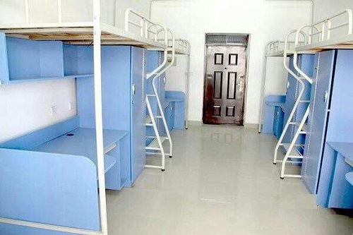 秀山县民族职业中学校的寝室是几人间