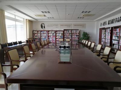 重庆西城技工学校阅览室