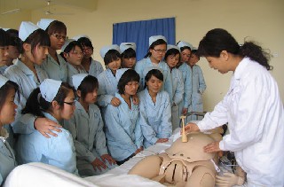 成都市护士学校：助产专业是什么?