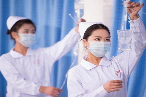 重庆卫生学校2021年学费收费多少？