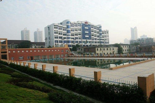 2021年重庆医科大学护理学院学费多少钱