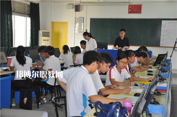 灵山职业技术学校2022年宿舍条件
