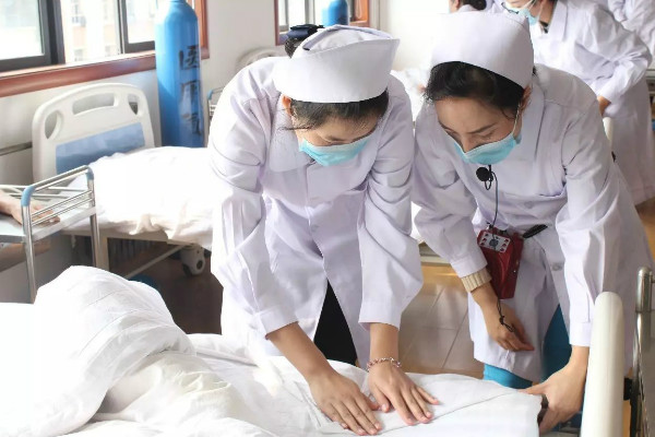 云南跟护理有关的技工学校排名