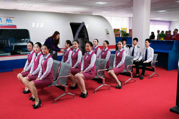 云南哪些学校有乘务类专业？