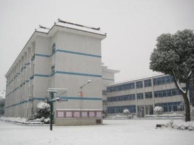 东方科技职业技术学校教学楼