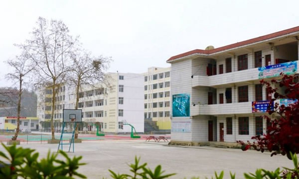 印江中等职业学校校园风景