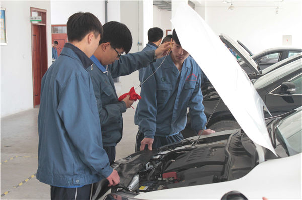 贵州机械职业技术学校汽车检测与维修专业