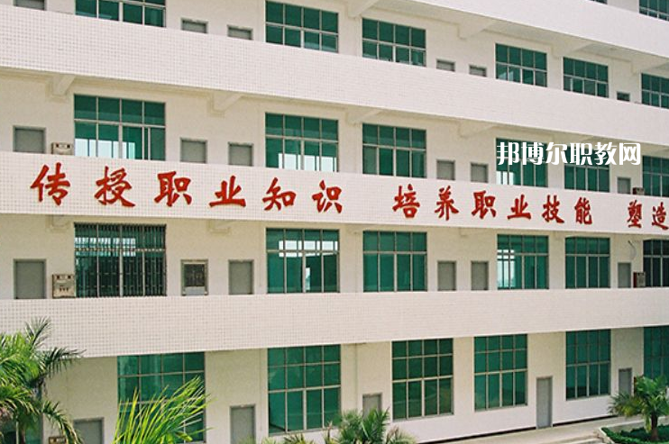 广东潮州卫生学校2022年招生办联系电话