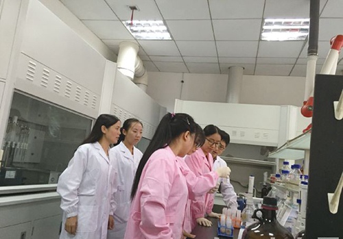 重庆医药高等专科学校食品营养与检测专业学生实习