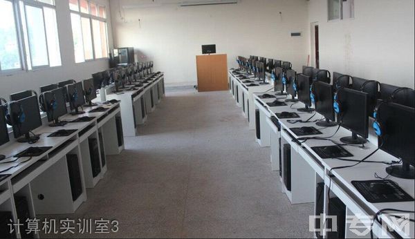 广安市世纪职业技术学校汽修实训室4