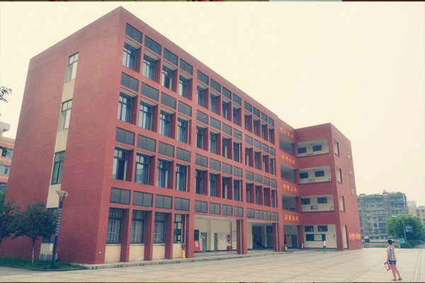 四川省江油市第一中学校园环境